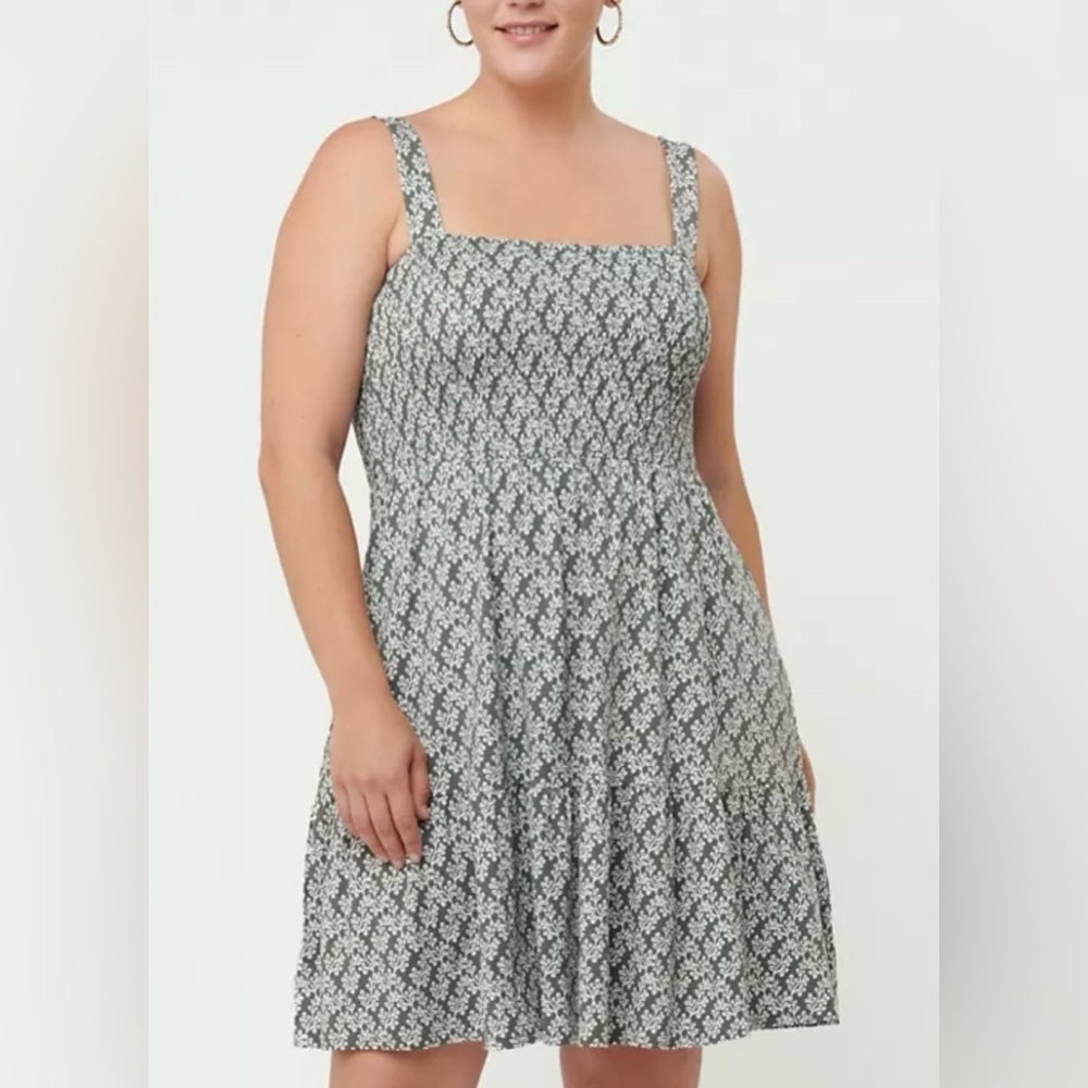 LOFT Plus Floral Smocked Tiered Flare Dress Size 18 Sleeveless